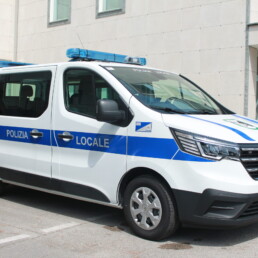 celiani-allestimento-veicoli-ufficio-mobile-polizia-locale