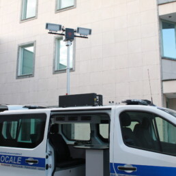 celiani-allestimento-veicoli-ufficio-mobile-polizia-locale-torre-fari-fissa