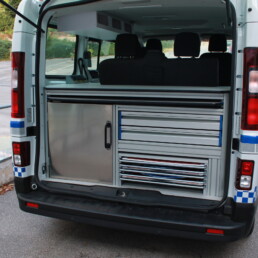 celiani-allestimento-veicoli-ufficio-mobile-polizia-locale-vano-tecnico
